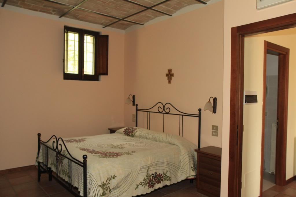 Hotel La Quiete Ассизи Экстерьер фото